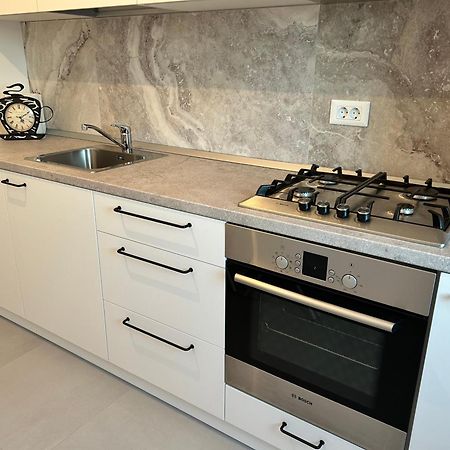 The Cozy Flat - Modern, New, 2 Rooms Apartment, Parking Букурещ Екстериор снимка